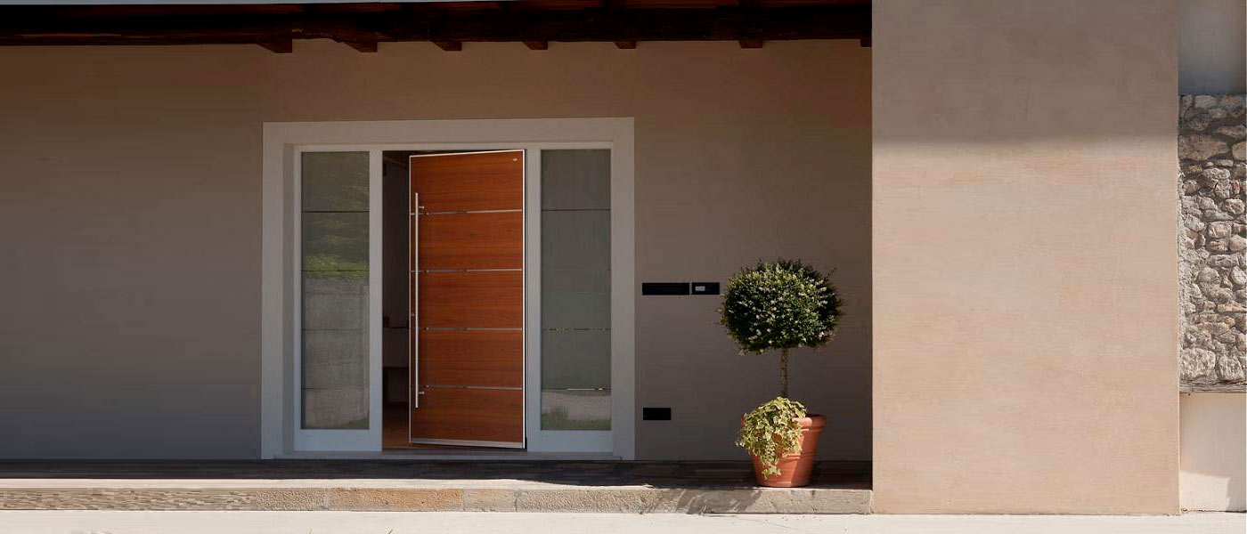 altola-entry-door